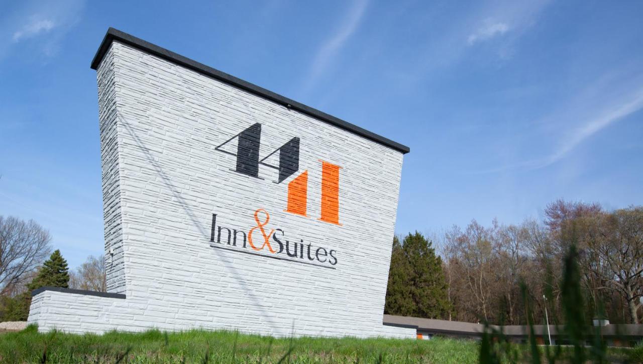 4411 Inn & Suites Michigan City Exterior photo